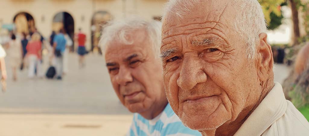 Si les plus de 75 ans sont les plus touchés, les 65-74 ans sont également atteints par la canicule. © Unsplash.com