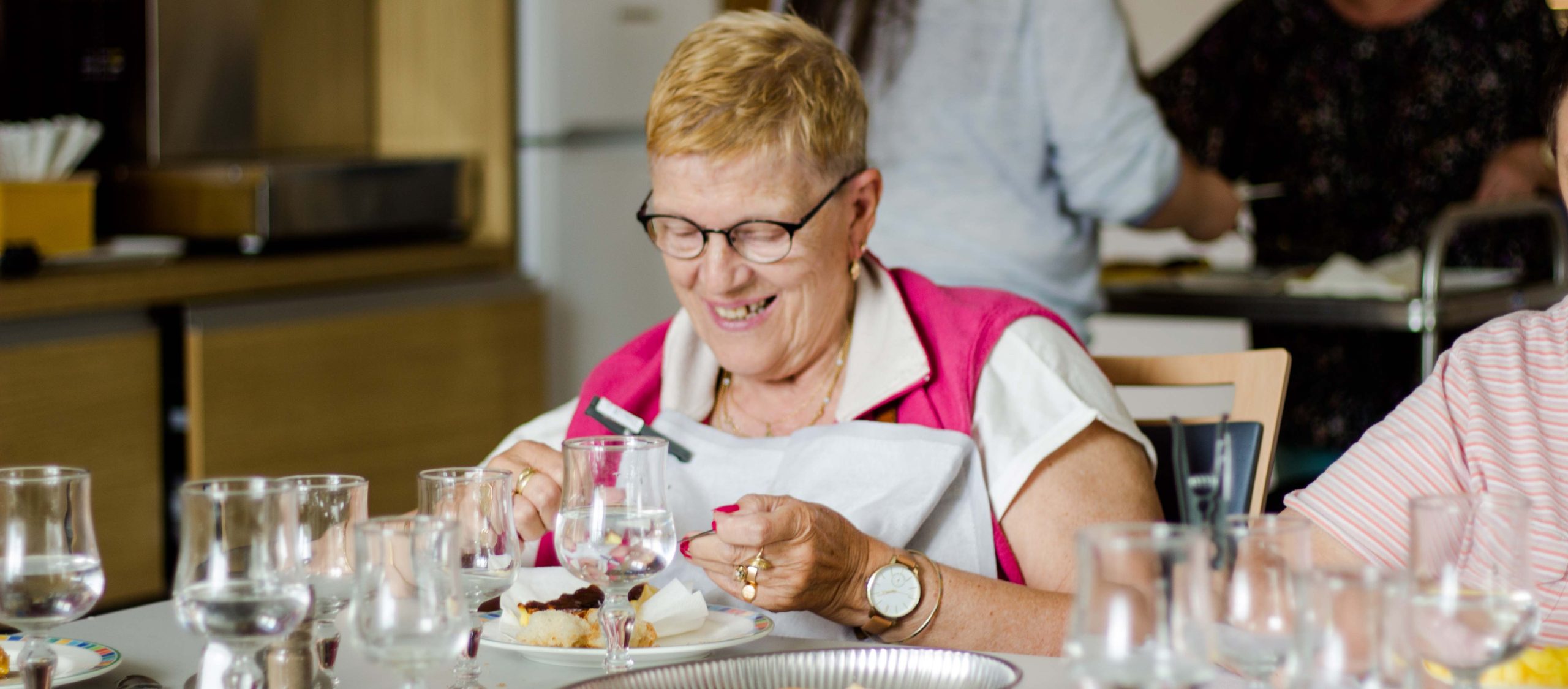 Les Petits Frères des Pauvres attachent une grande importance à fournir une cuisine de qualité dans leurs 30 établissements accueillant des personnes âgées en France. © Léa Mariani / Petits Frères des Pauvres