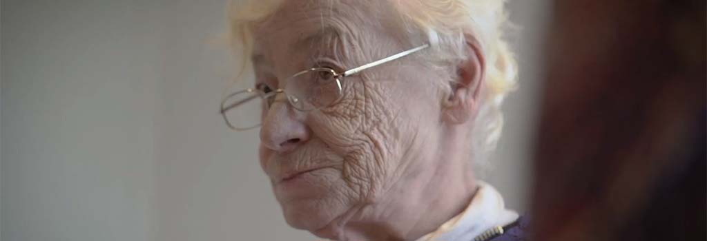 Ghislaine, 70 ans, s'exprime sur son isolement en été. © DR