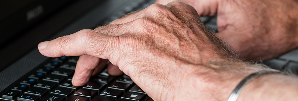 31 % des plus de 60 ans n’utilisent jamais Internet. © Pixabay.com