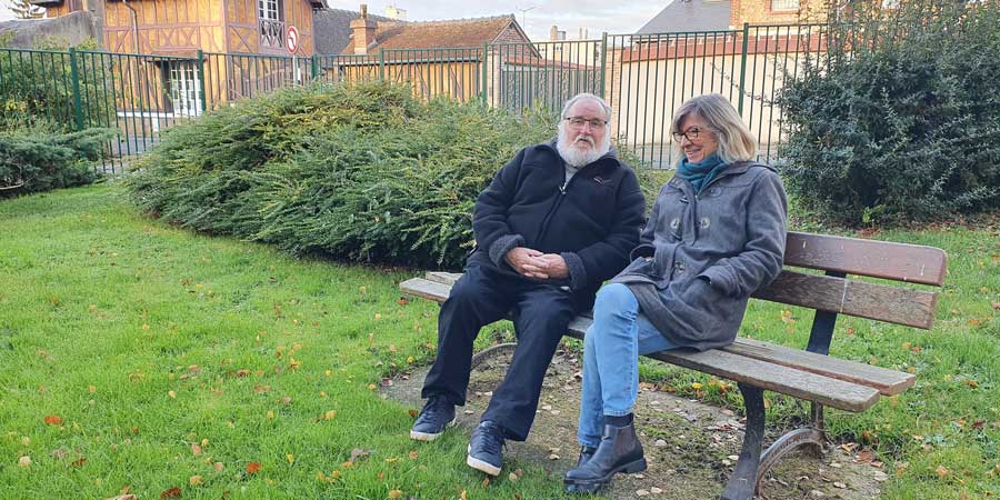 Philippe, 64 ans, incarne le Père-Noël tous les ans. © Virginie Hérail / Petits Frères des Pauvres